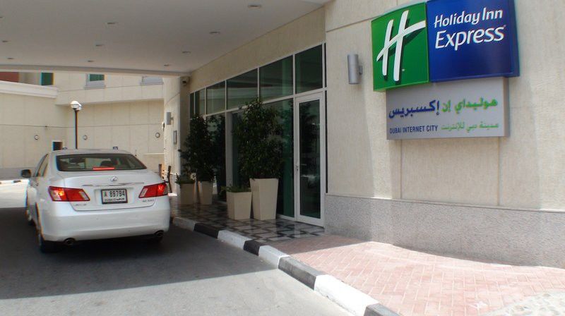 Holiday Inn Express Dubai Internet City, An Ihg Hotel Екстериор снимка